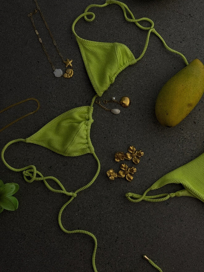 LALA TRIANGLE BIKINI TOP - RIBBED LIME
